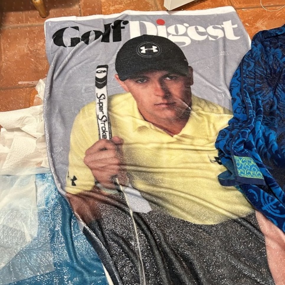 https://www.golfdigest.com/content/dam/images/golfdigest/fullset/2021/231003-grind-spieth-towel.jpg