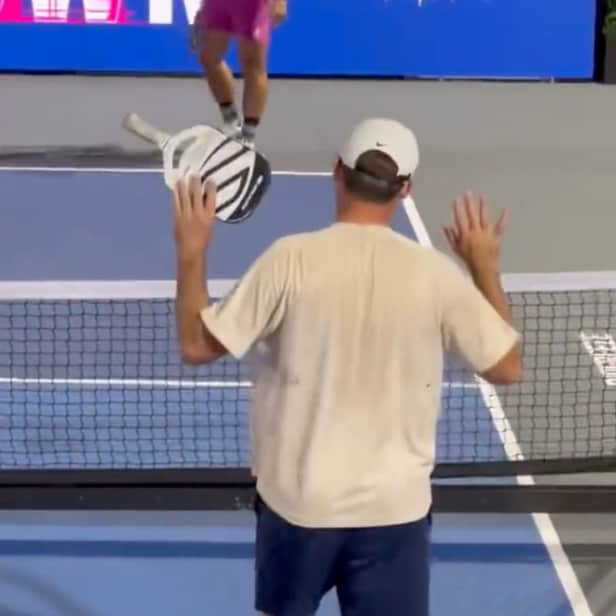 watch-scottie-scheffler-absolutely-work-over-the-world-no.-1-pickleball-player