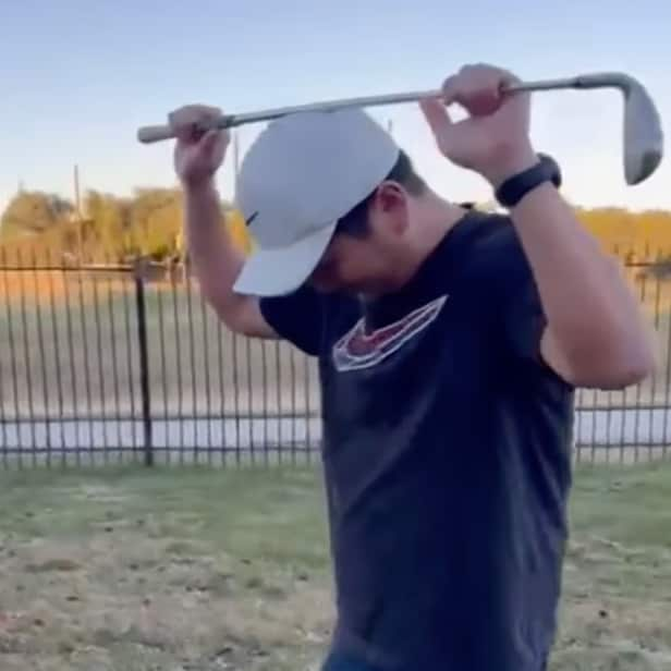 golfer-breaks-window-with-bold-backyard-shot,-promptly-goes-back-to-grilling