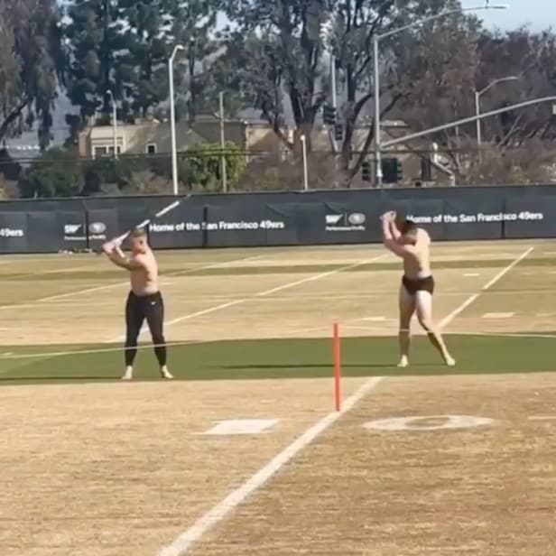 christian-mccaffrey,-kyle-juszczyk-work-on-golf-swings-ahead-of-super-bowl-lviii,-49ers-by-a-million