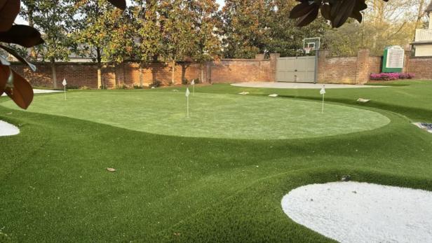 jim-nantz’s-newest-backyard-golf-hole-is-a-nod-to-augusta-national—and-looks-even-cooler-than-his-pebble-beach-one