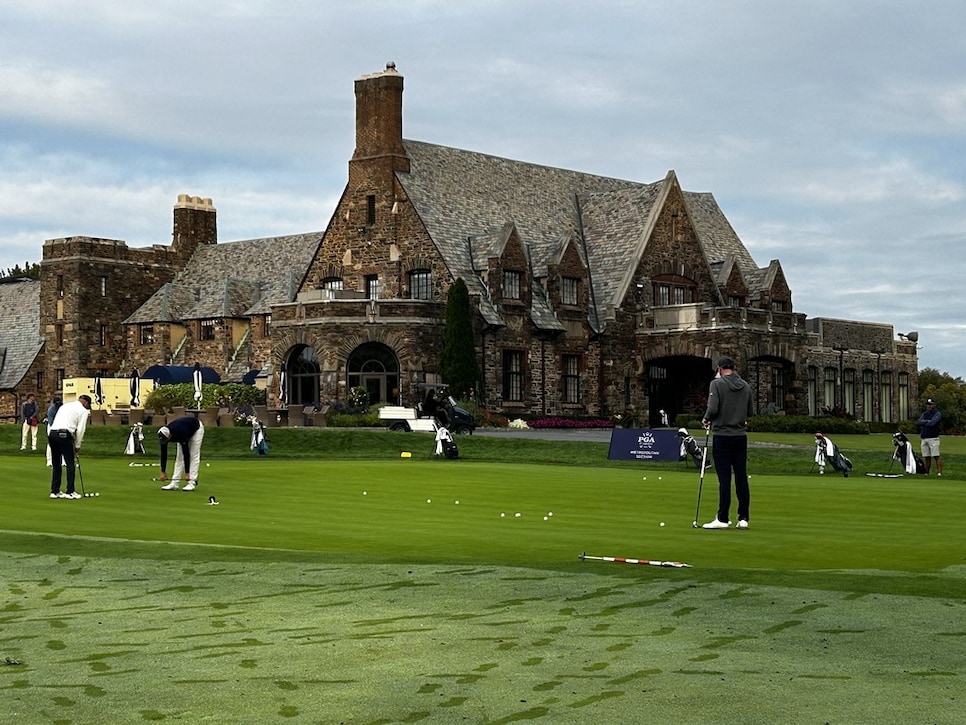 https://www.golfdigest.com/content/dam/images/golfdigest/fullset/2021/261015-ls-caddie3.jpg