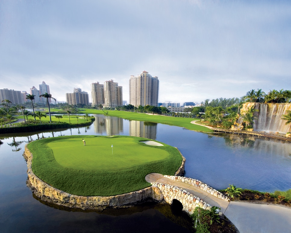 /content/dam/images/golfdigest/fullset/2021/3/turnberry isle soffer course.jpg