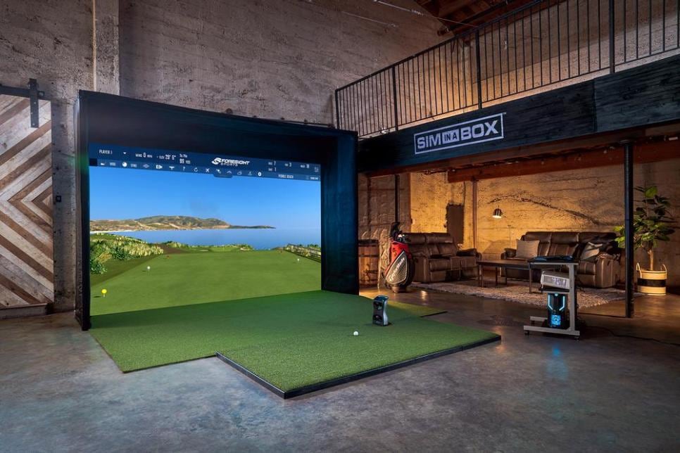 /content/dam/images/golfdigest/fullset/2021/3/x--br/2021-editors'-choice/editors-choice-2021-simulators-foresight-sim-in-a-box.jpeg