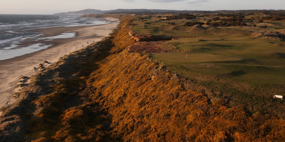 /content/dam/images/golfdigest/fullset/2021/4/Bandon-Dunes-course-hole-16 hero.jpg