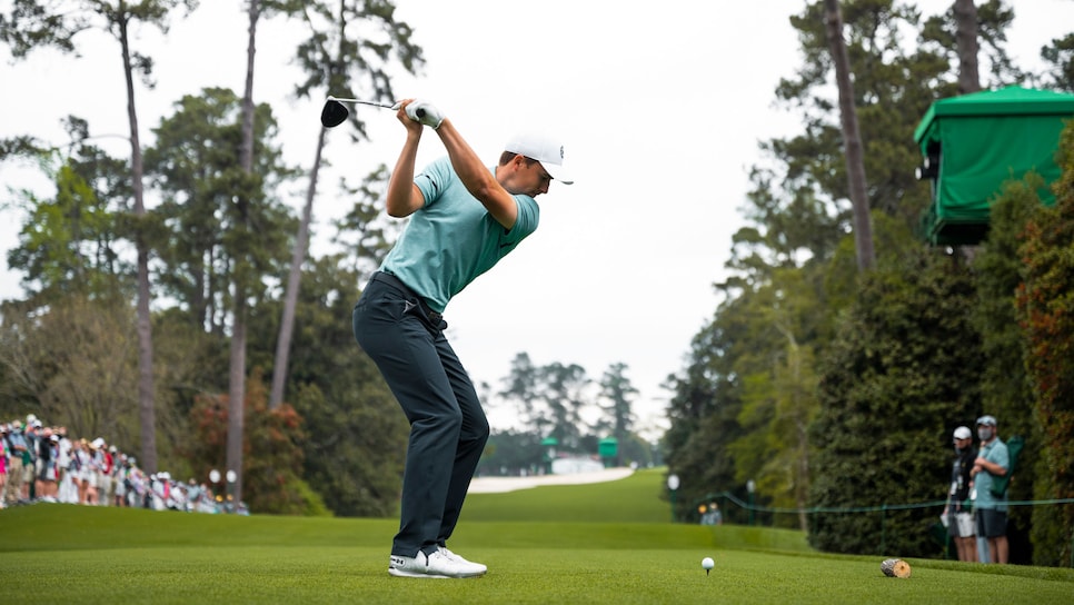 /content/dam/images/golfdigest/fullset/2021/4/jordan-spieth-masters-2021-friday-swing-18th-tee.jpg