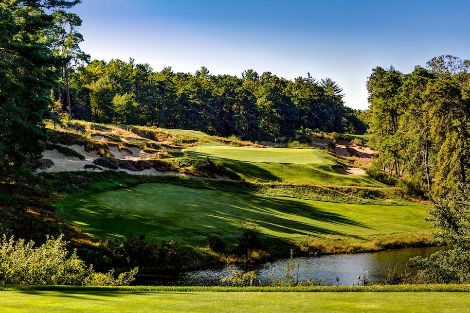 /content/dam/images/golfdigest/fullset/2021/4/pine valley 5th hole.jpg