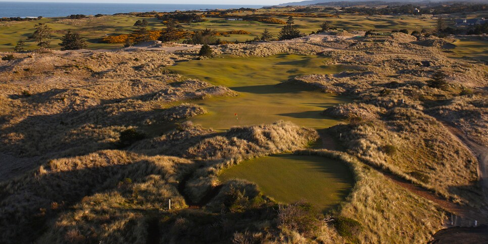 /content/dam/images/golfdigest/fullset/2021/5/Bandon-Dunes-Golf-Resort-Bandon-Trails-hole-1 hero.jpg