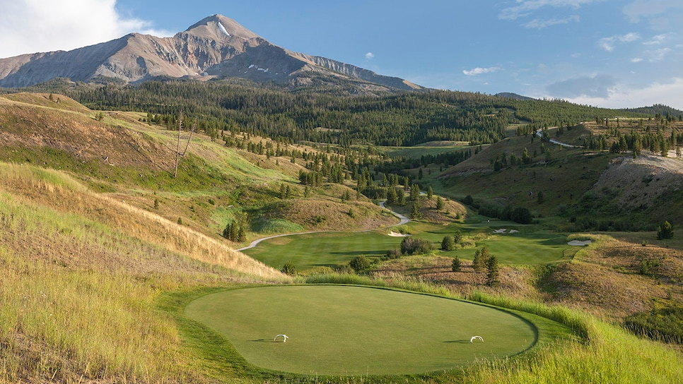 /content/dam/images/golfdigest/fullset/2021/5/Best-New-Private-Moonlight-Basin-Hole-18 .jpg