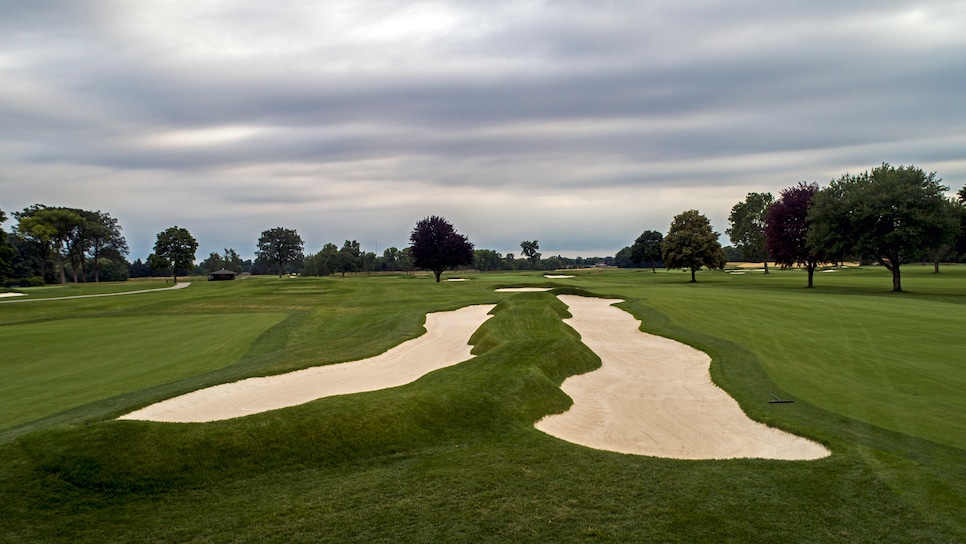 /content/dam/images/golfdigest/fullset/2021/5/Inverness Dual bunkers.jpg