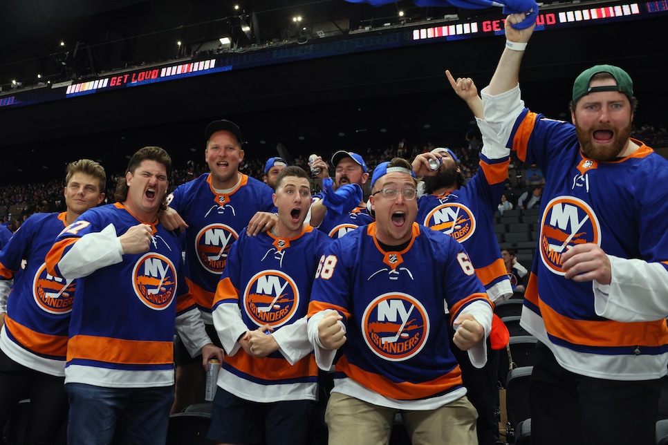 Islanders, Jets partner on Dan Feeney shirt to benefit multiple