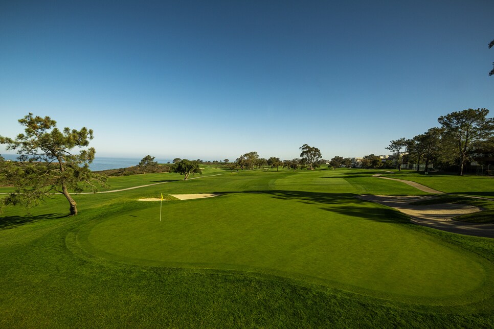 /content/dam/images/golfdigest/fullset/2021/6/GD0521_FEAT_TORREYPINES_02.jpg