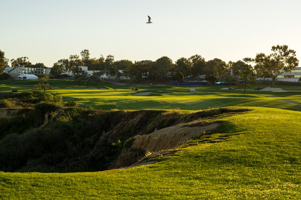 [https://golfdigest.sports.sndimg.com/content/dam/images/golfdigest/fullset/2021/6/GD0521_FEAT_TORREYPINES_06.jpg.rend.hgtvcom.966.644.suffix/1623078603123.jpeg|https://tse4.mm.bing.net/th/id/OIP.9FIfrNLw2tSHk1vN3HzFyAHaE8?w=276&h=184&c=7&r=0&o=5&pid=1.7<!imgtitl