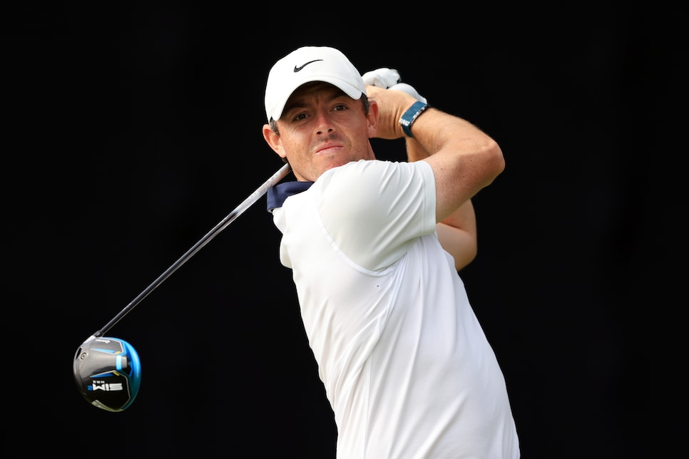 SAN DIEGO, CALIFORNIA - JUNE 17: Rory McIlroy of Northern Ireland plays his shot from the seventh tee during the first round of the 2021 U.S. Open at Torrey Pines Golf Course (South Course) on June 17, 2021 in San Diego, California. (Photo by Sean M. Haffey/Getty Images)