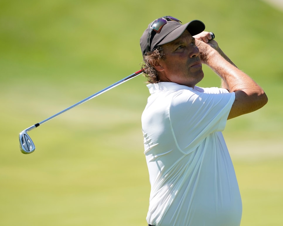 Stephen Ames, aided by Tim Herron's stumble, ereases seven-stroke ...