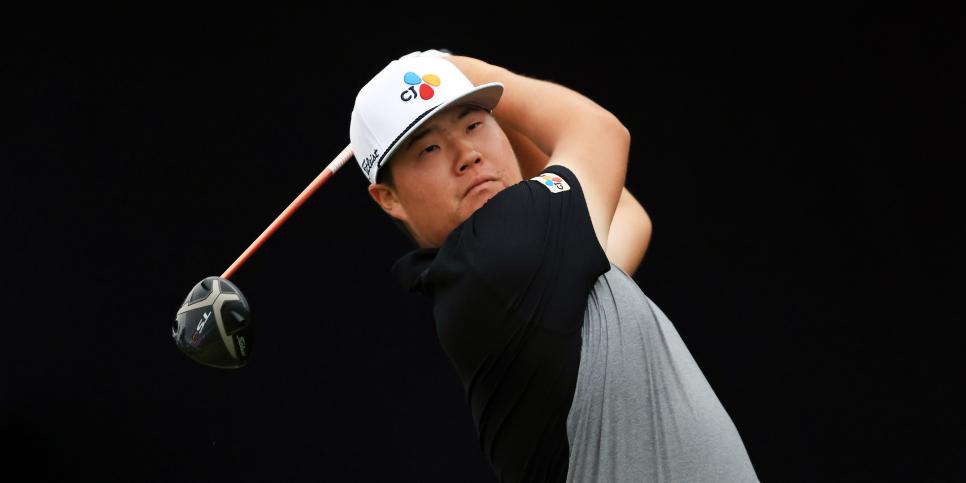 SAN DIEGO, CALIFORNIA - JUNE 17: Sungjae Im of Korea plays his shot from the seventh tee during the first round of the 2021 U.S. Open at Torrey Pines Golf Course (South Course) on June 17, 2021 in San Diego, California. (Photo by Sean M. Haffey/Getty Images)