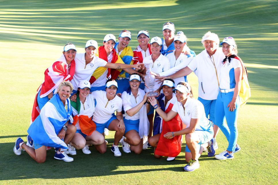 TOLEDO, OHIO - SEPTEMBER 06: Team Europe poses with the Solheim Cup after their win over Team USA during day three of the Solheim Cup at the Inverness Club on September 06, 2021 in Toledo, Ohio. (Photo by Gregory Shamus/Getty Images)