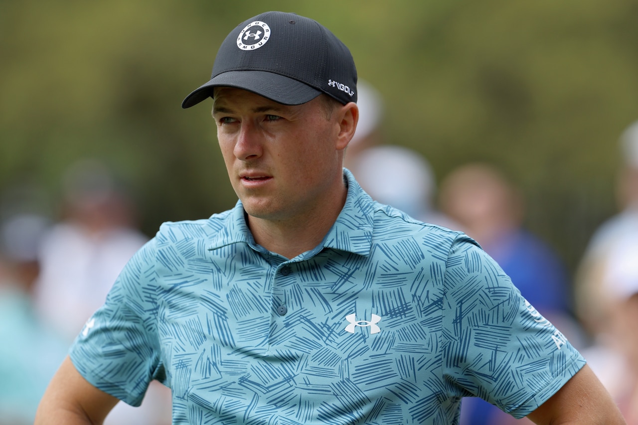 Jordan spieth deals 215 masters