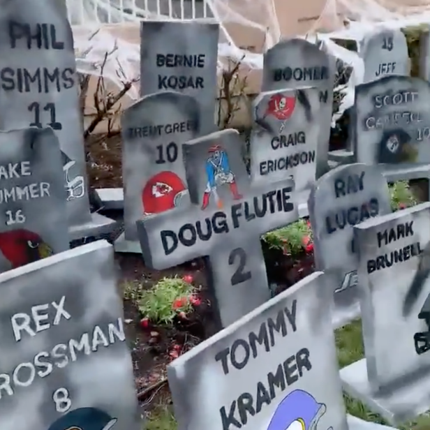 Browns' Myles Garrett turns yard into quarterback graveyard