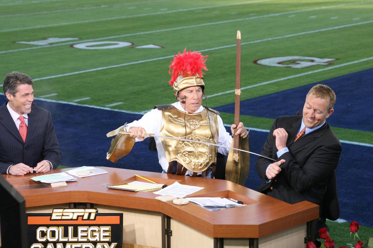 Lee Corso gets up and leaves the College GameDay set in the middle of ABC's  NFL Draft coverage