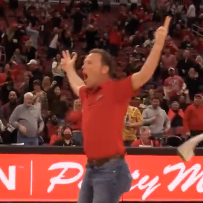 Drive for show, putt for Pappy: Louisville basketball fan makes full-court putt to win bottle of 23-year-old Pappy Van Winkle