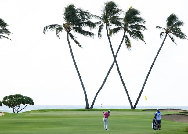 Halau gives golfers an only-in-Hawaii welcome