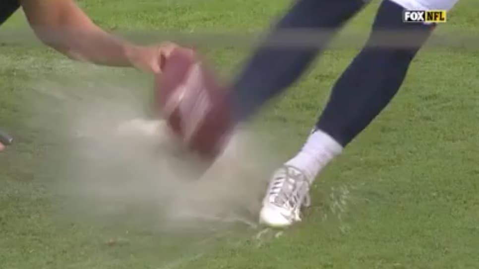 Chicago Bears Get 15-Yard Penalty for Using Towel During Downpour