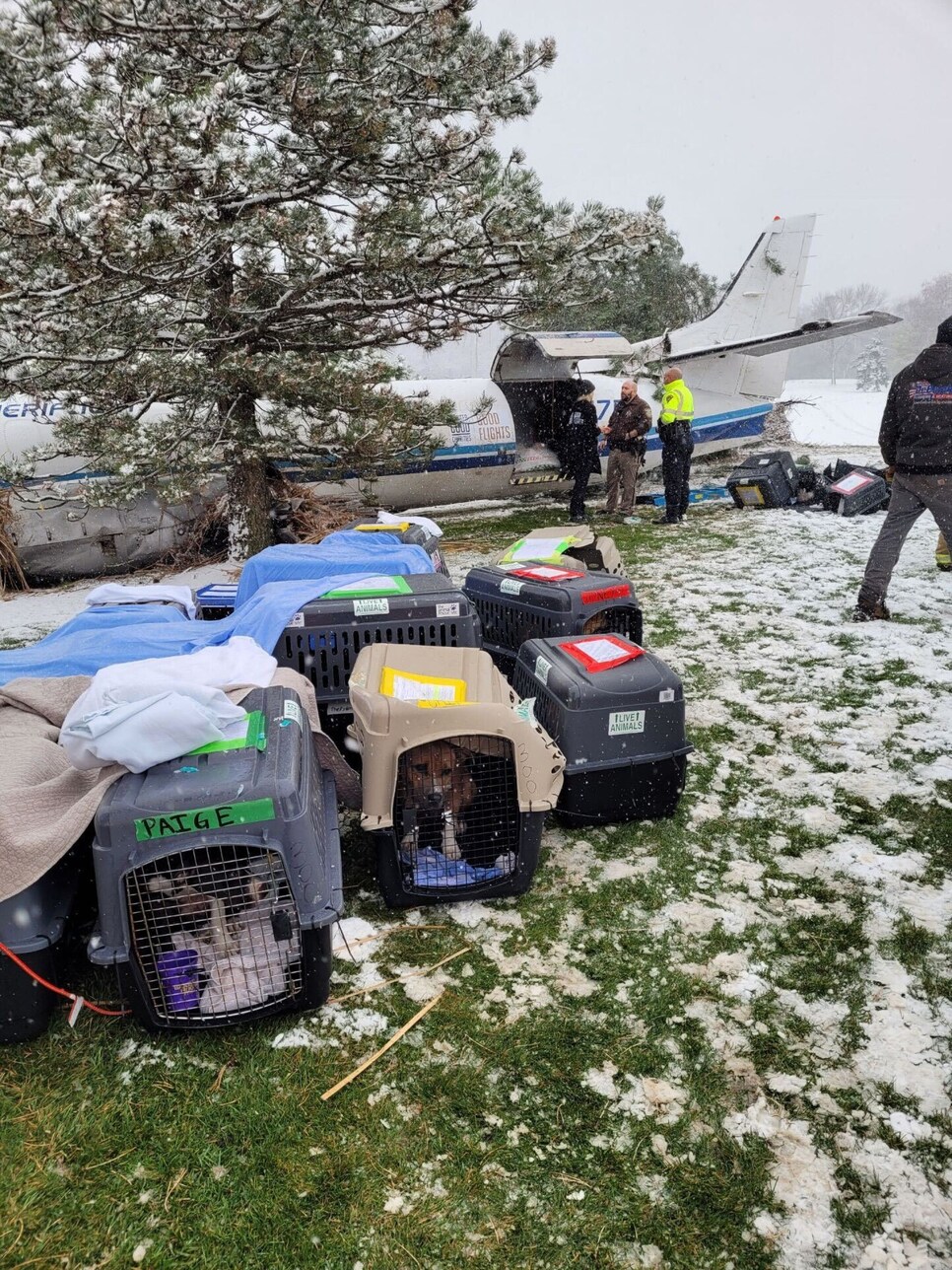 Plane crashlands on snowy Wisconsin golf course, three people and 53