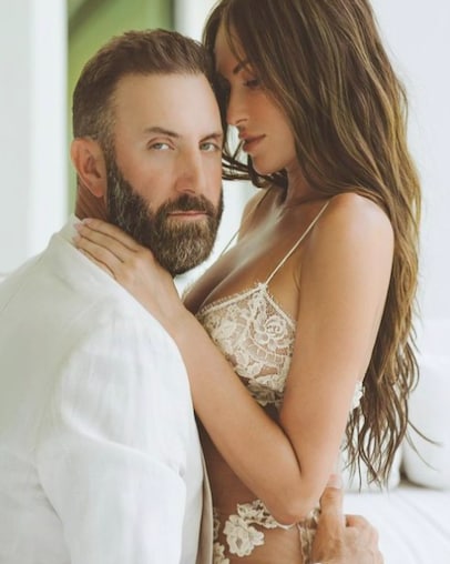 Phil Mickelson’s magical shot, Dustin Johnson/Paulina Gretzky’s steamy photo shoot and a new golf holiday