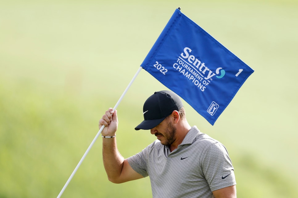 https://golfdigest.sports.sndimg.com/content/dam/images/golfdigest/fullset/2022/1/sentry-tournament-of-champions-2022-flag-toc-brooks-koepka.jpg.rend.hgtvcom.966.644.suffix/1641734030067.jpeg