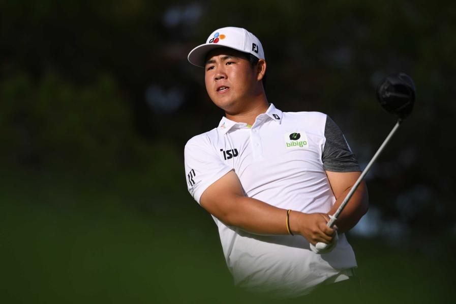 Tom Kim’s remarkable ride continues after win in Las Vegas (with a little help from Patrick Cantlay)