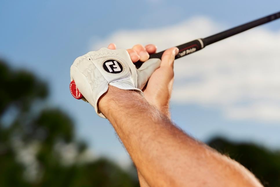 How to Hold a Golf Club and Grip It Like an Athlete