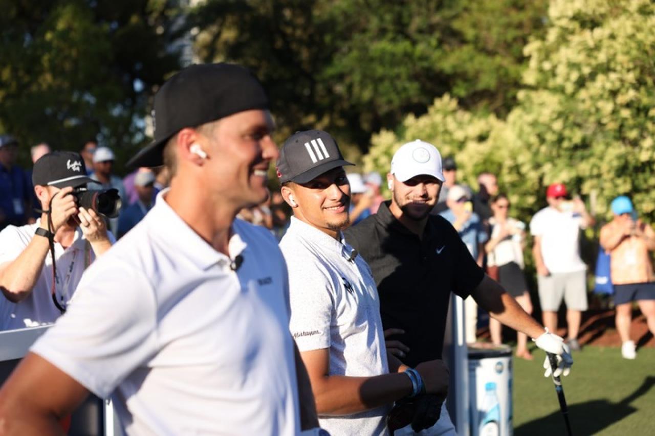 Golf fans react as Tom Brady holes three MONSTER PUTTS ahead of The Match