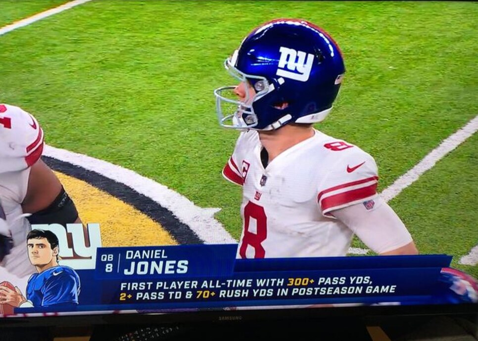 Daniel Jones is so locked in he can't even be bothered to look up from  watching film for his teammate's Instagram live, This is the Loop