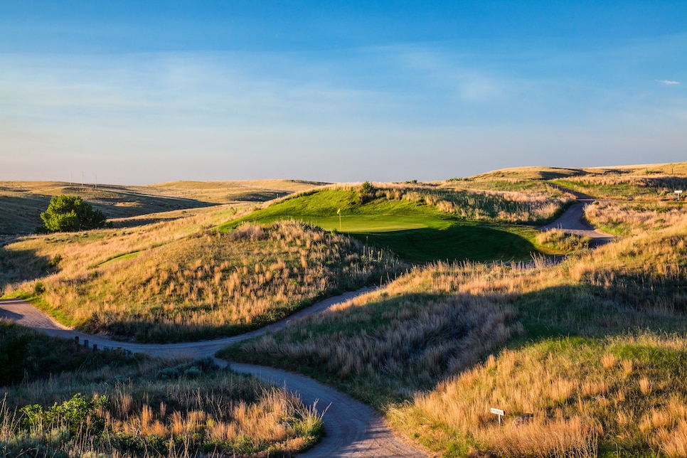 /content/dam/images/golfdigest/fullset/2022/3/GD0322_TRAVEL_DUNES_04.jpg