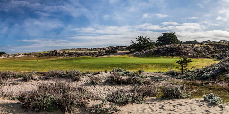 /content/dam/images/golfdigest/fullset/2022/3/GD0322_TRAVEL_DUNES_07.jpg