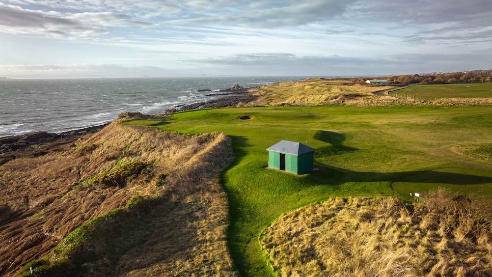 /content/dam/images/golfdigest/fullset/2022/3/firepit-scotland-from-the-sky/4-Crail_Craighead.jpeg