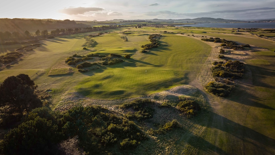 /content/dam/images/golfdigest/fullset/2022/3/firepit-scotland-from-the-sky/6-Strathtyrum.jpeg