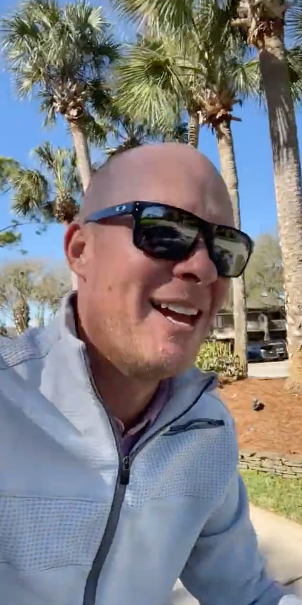 Players 2022 Caddie bikes seven miles to TPC Sawgrass to avoid traffic