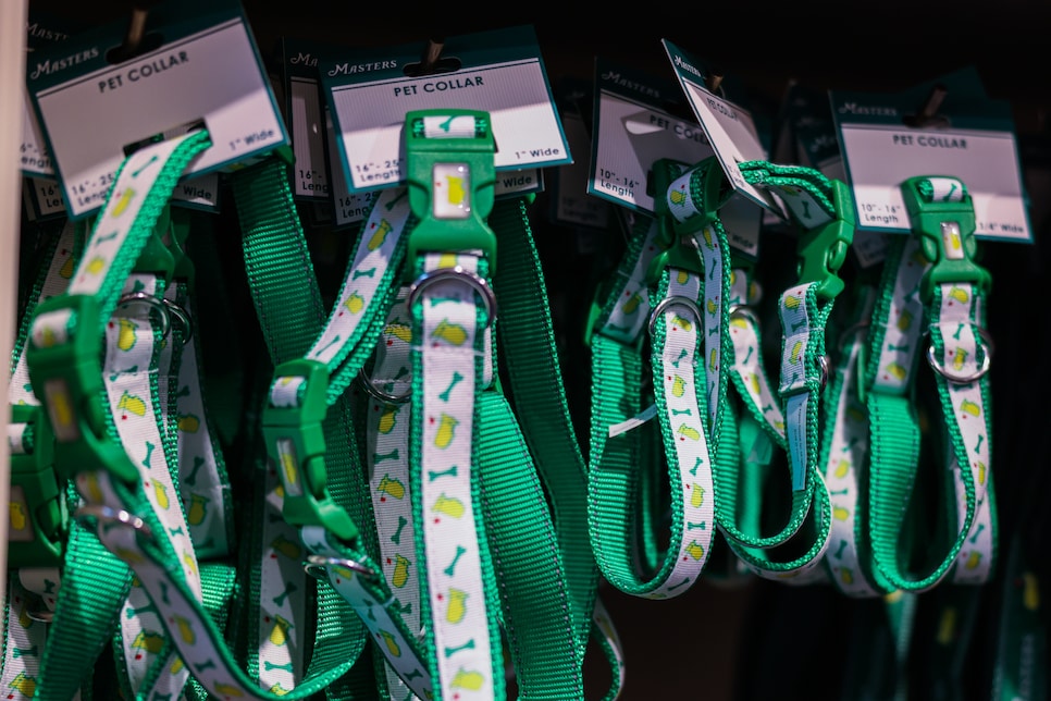 /content/dam/images/golfdigest/fullset/2022/4/masters-merch-pet-collars-2022.jpg