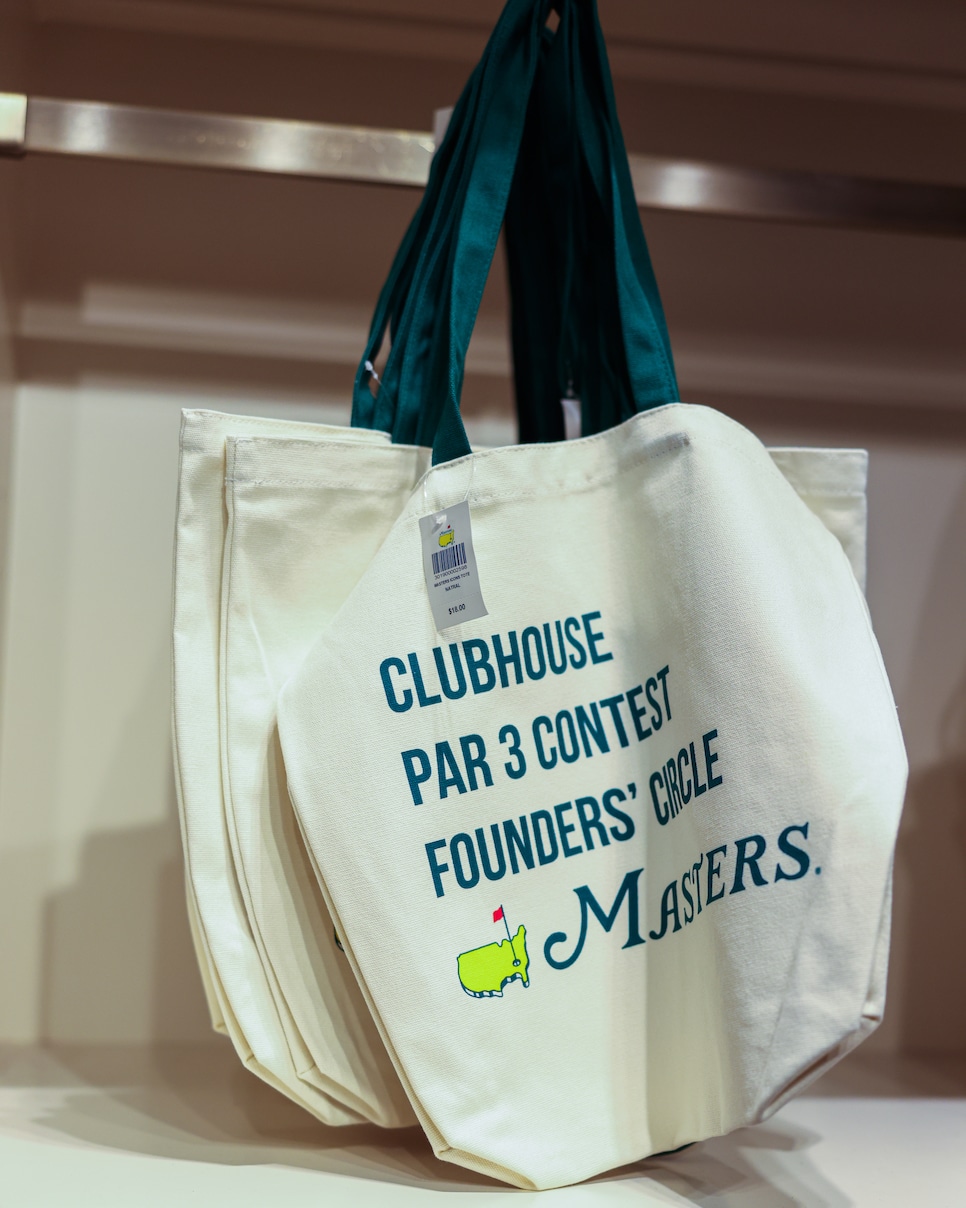 /content/dam/images/golfdigest/fullset/2022/4/masters-merch-tote-bag-2022.jpg