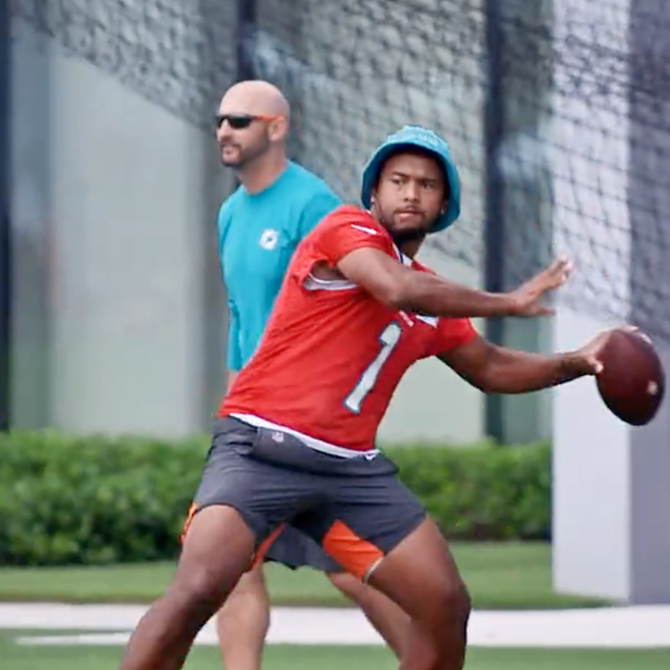 Tua Tagovailoa QuarterBack Hike HIIT Workout - Muscle & Fitness