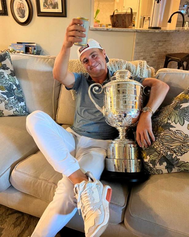 After first missed cut in a year, Justin Thomas flexes like a boss with the Wanamaker Trophy