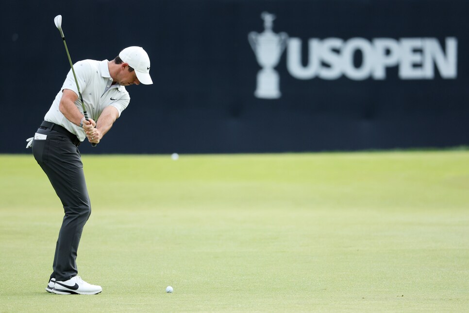 /content/dam/images/golfdigest/fullset/2022/6/rory-mcilroy-chip-us-open-2022.jpg