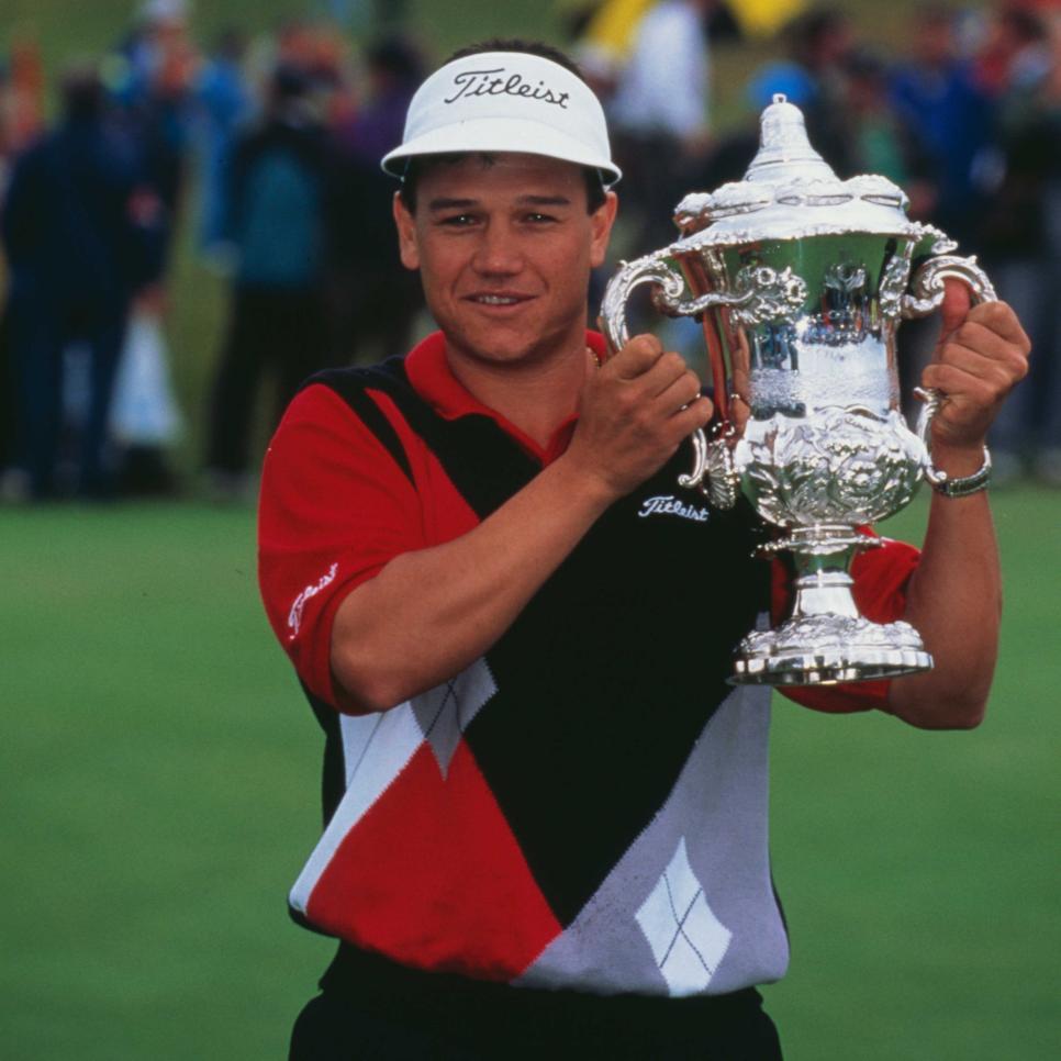 Australian golfer Peter O'Malley wins the Bell's Scottish Open at Gleneagles, 11th July 1992. (Photo by David Cannon/Getty Images)