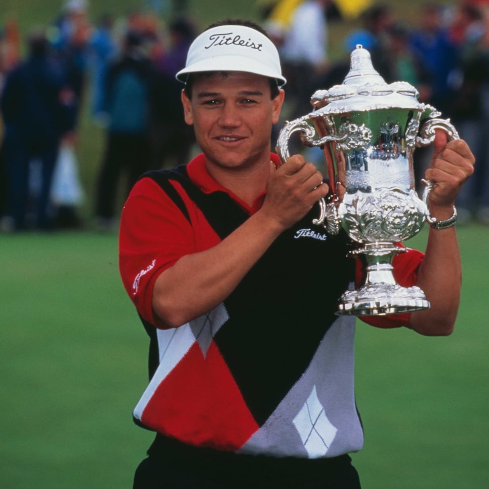 Australian golfer Peter O'Malley wins the Bell's Scottish Open at Gleneagles, 11th July 1992. (Photo by David Cannon/Getty Images)