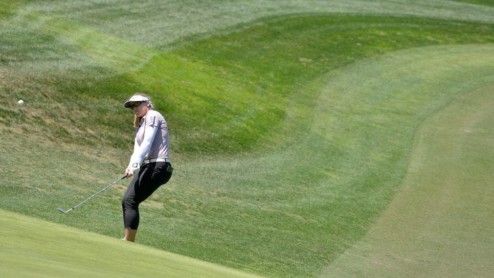 brooke henderson uphill chip