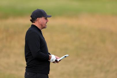 British Open 2022: Phil Mickelson says he’s ‘ecstatic.’ His demeanor suggests otherwise