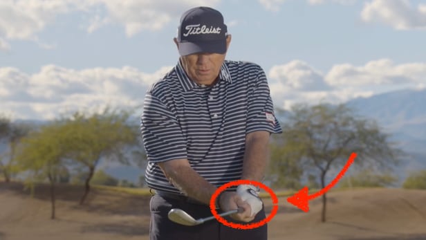 no.-1-ranked-coach:-this-simple-gripping-mistake-is-sabotaging-your-bunker-shots