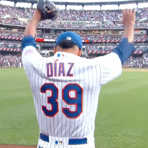 You will never see a more electric closer entrance than the one Edwin Diaz  and SNY pulled off on Sunday, This is the Loop